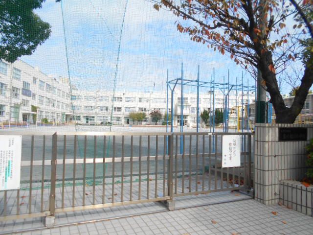 【東西ビルの小学校】