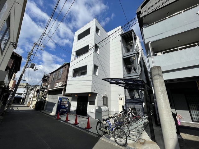 大阪市阿倍野区丸山通のマンションの建物外観