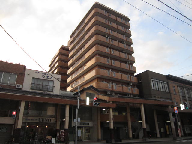 ダイアパレス高田弐番館の建物外観