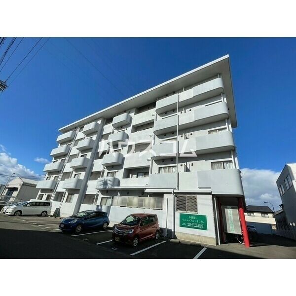 瑞穂市野田新田のマンションの建物外観