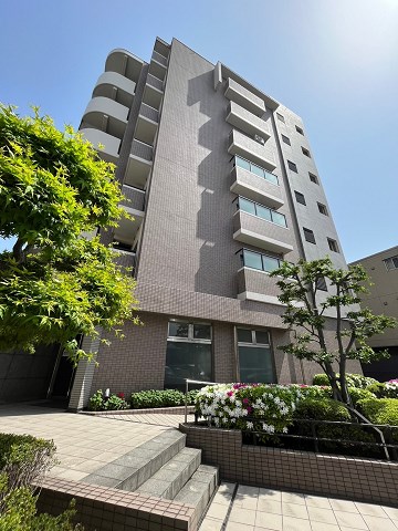 西宮市鳴尾町のマンションの建物外観