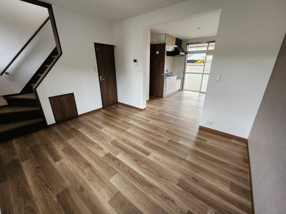 居室・リビング　★1階はLＤＫとキッチン★