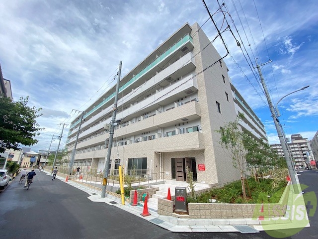 西宮市熊野町のマンションの建物外観