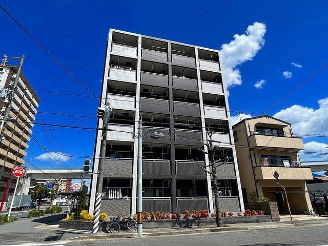 広島市中区光南のマンションの建物外観