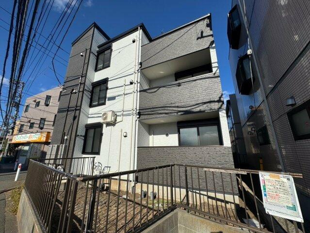 【相模原市南区古淵のアパートの建物外観】