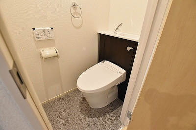 トイレ　温水洗浄便座