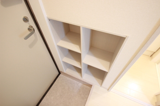 玄関　※別部屋の写真です