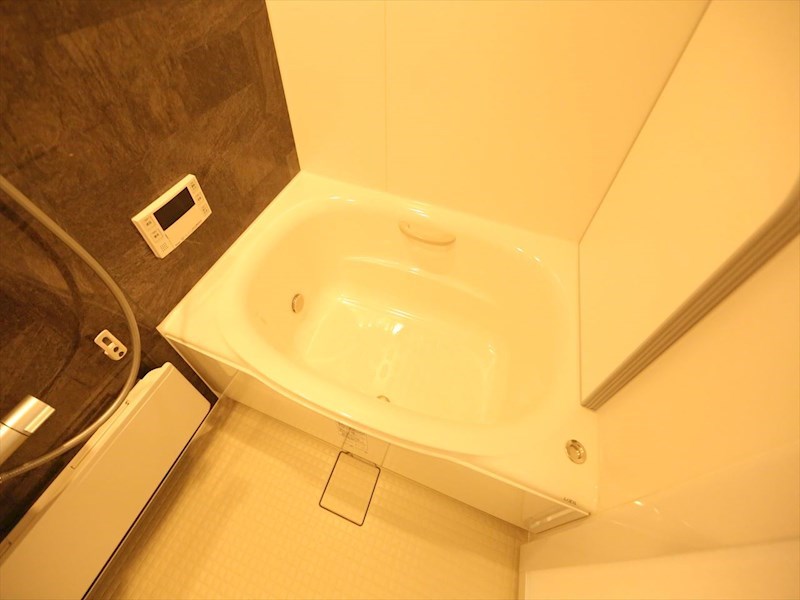 バス・シャワールーム　浴室暖房乾燥機付　追い焚き・オートバス機能付お風呂