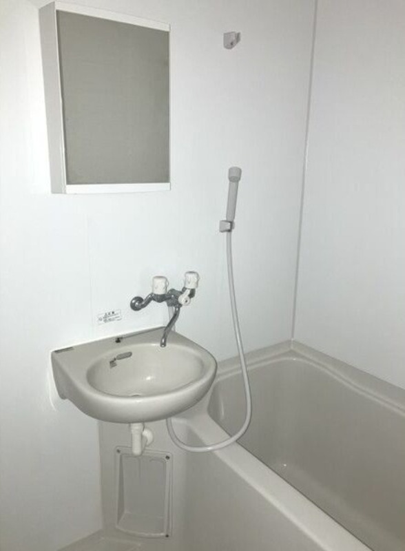 バス・シャワールーム　図面と現状に相違がある場合には現状を優先