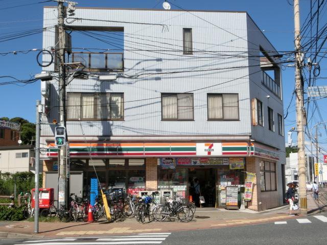 コンビニ　セブンイレブン（コンビニ）まで185m