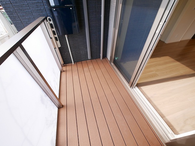 バルコニー　開放的で明るい空間を演出してくれるバルコニーです