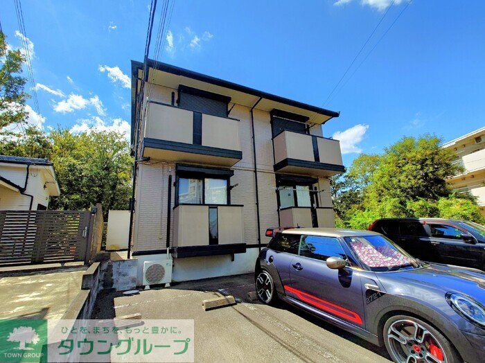 建物外観　駐車場