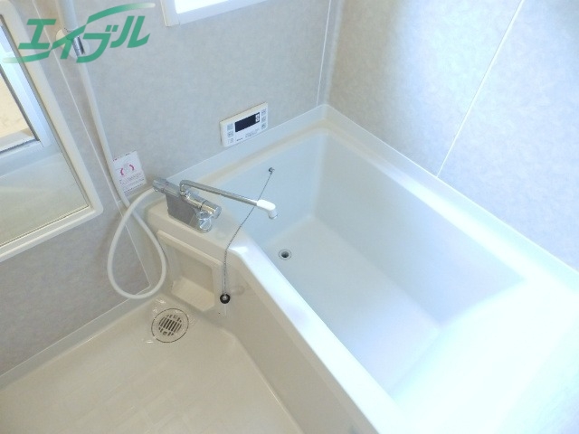 バス・シャワールーム　同型反転タイプのお写真です