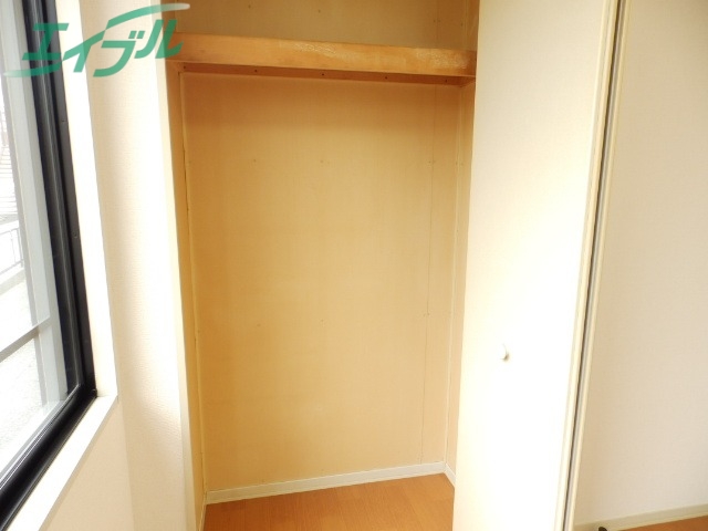 収納　同型反転タイプのお写真です