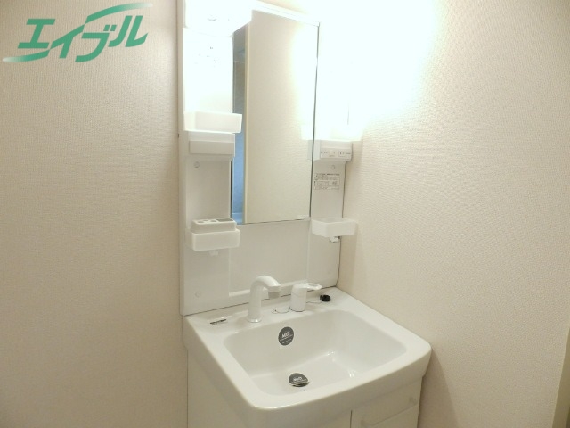 洗面設備　同型反転タイプのお写真です