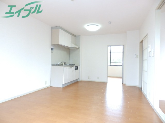 居室・リビング　同型反転タイプのお写真です