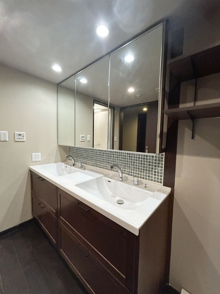 洗面設備　洗面化粧台