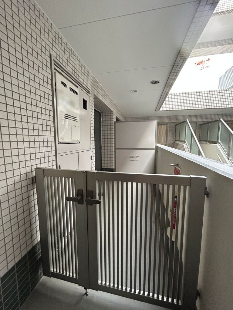 その他　玄関ポーチ