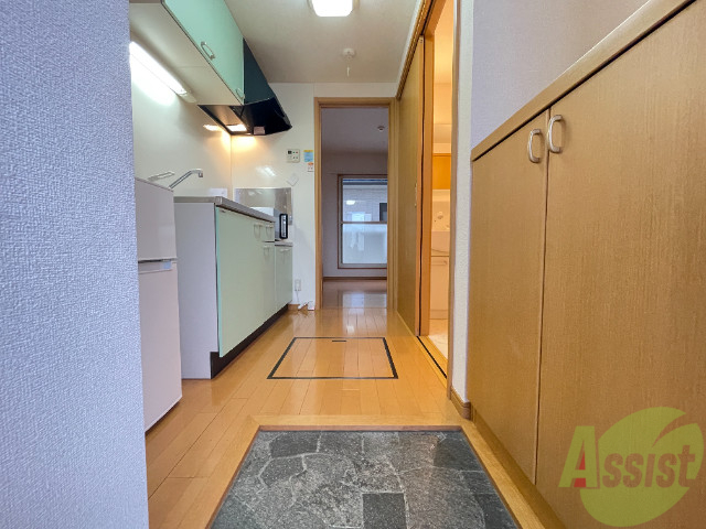 玄関　玄関の様子です。明るい印象ですね。気分もあがりそう。