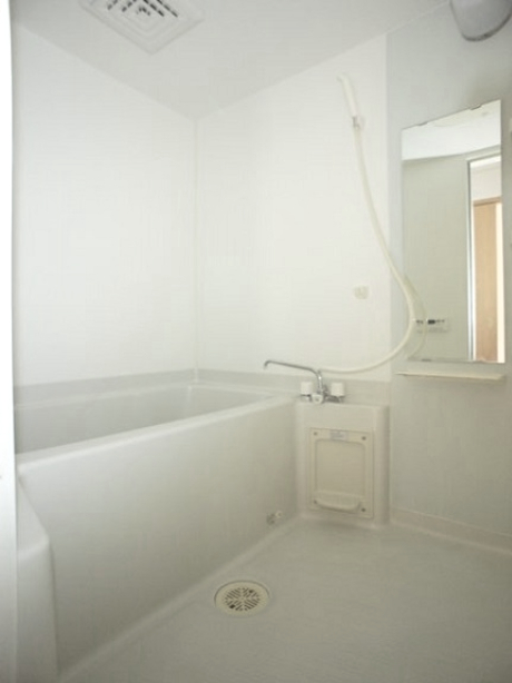 バス・シャワールーム　ゆったり過ごせるお風呂です♪