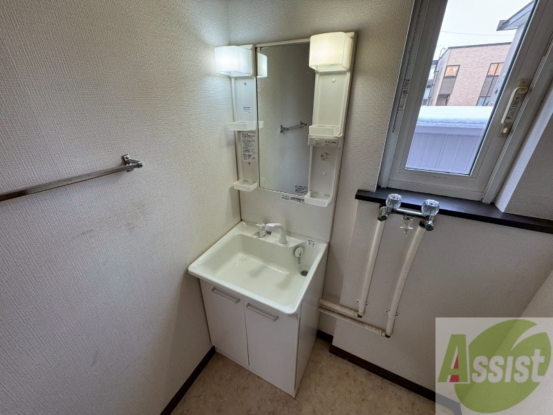 洗面設備　こちらに洗面台があります。朝の洗顔はこちらで。