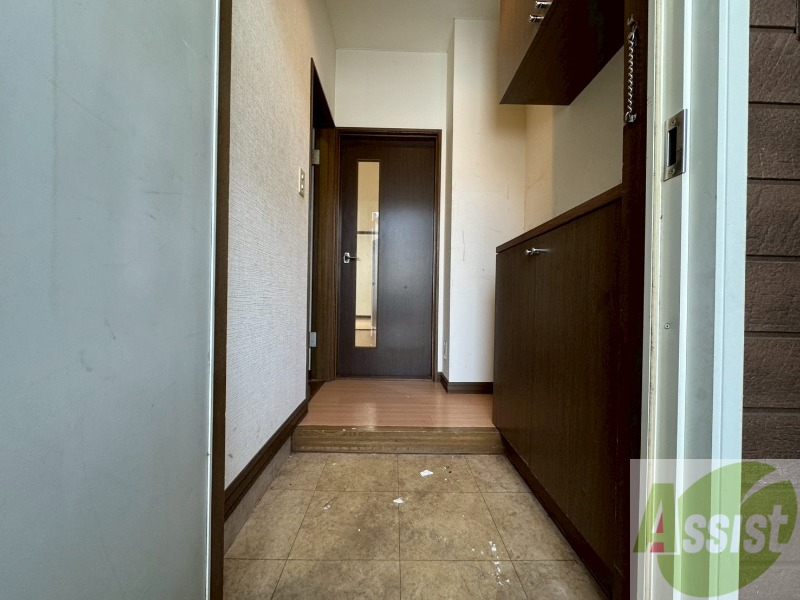 玄関　玄関の様子です。明るい印象ですね。気分もあがりそう。