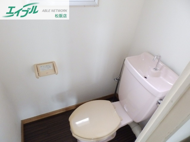 トイレ　別部屋の写真です