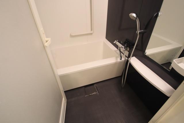 バス・シャワールーム　※別室の参考写真の為、現況優先です。