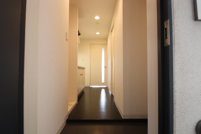 玄関　※別室の参考写真の為、現況優先です。