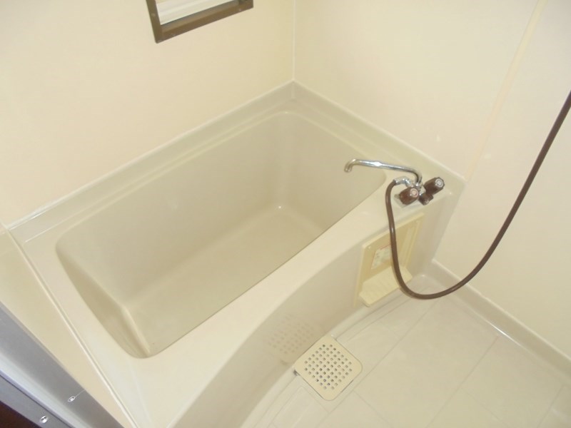 バス・シャワールーム　追い炊きがつきます。