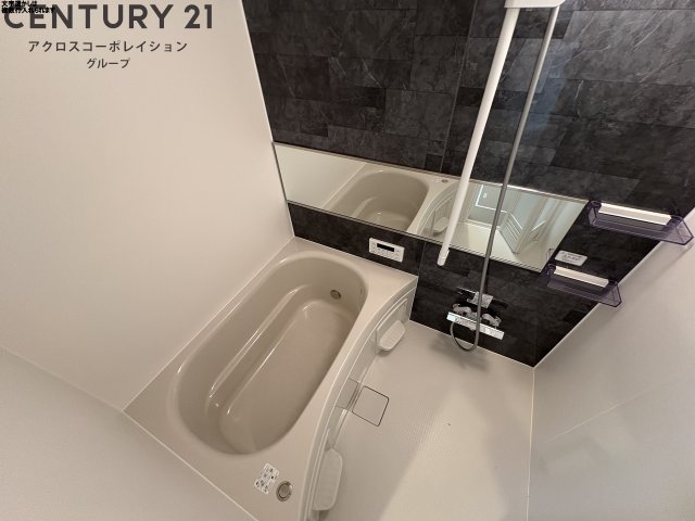 バス・シャワールーム　便利な追い焚き機能、浴室乾燥機付き♪