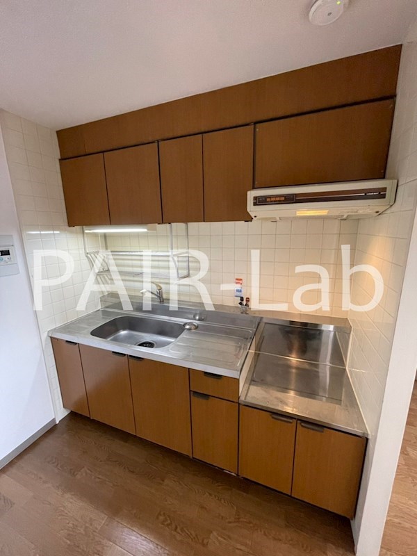 キッチン　同物件別部屋の参考写真です。