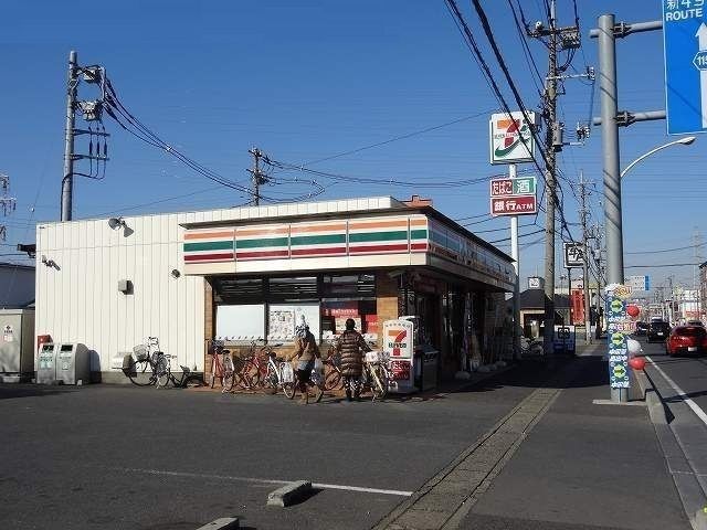 コンビニ　セブンイレブン八潮中央店（コンビニ）まで350m