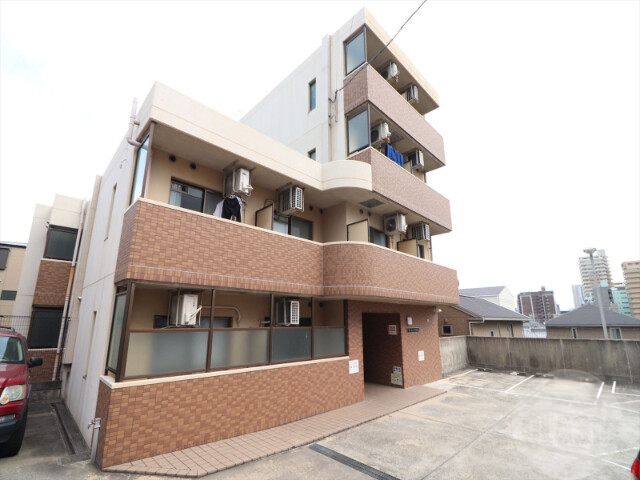 建物外観　レンガ調のお洒落な外観