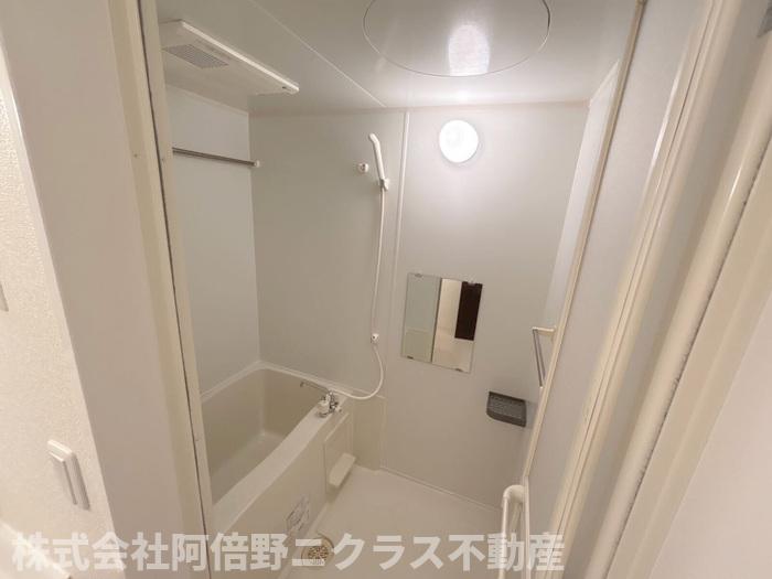 バス・シャワールーム　内装は別部屋の参考写真です。