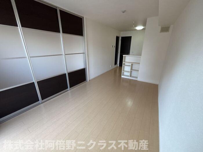 居室・リビング　内装は別部屋の参考写真です。