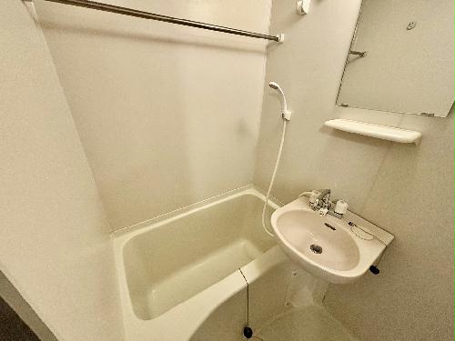 バス・シャワールーム　設備・仕様は号室により異なる為、現状を優先いたします。