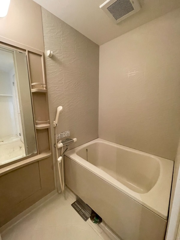 バス・シャワールーム　バス