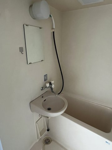 バス・シャワールーム　あると嬉しい鏡付き♪
