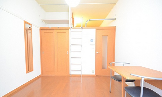 居室・リビング　※別号室の写真です