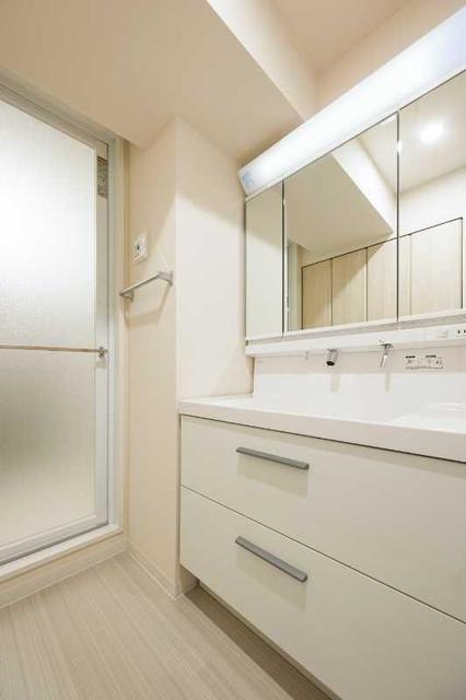 洗面設備　※写真は同タイプ住戸です。