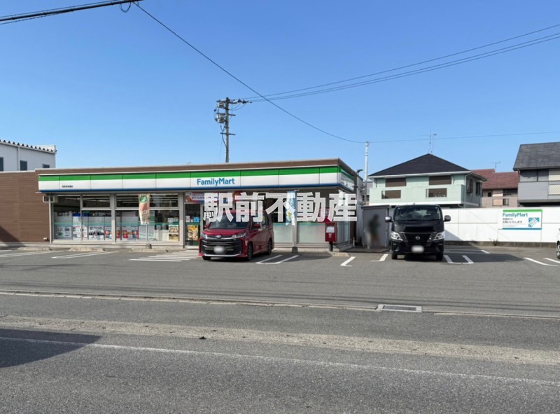 コンビニ　ファミリーマート　大刀洗彼坪店（コンビニ）まで800m