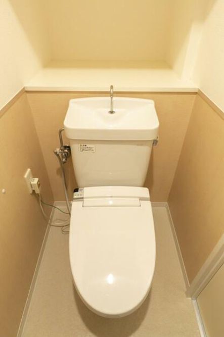 トイレ　別タイプ部屋　参考写真です