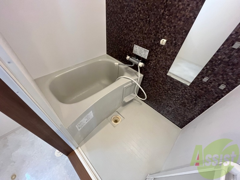 バス・シャワールーム　お風呂になります。一日の疲れを癒してくださいね。