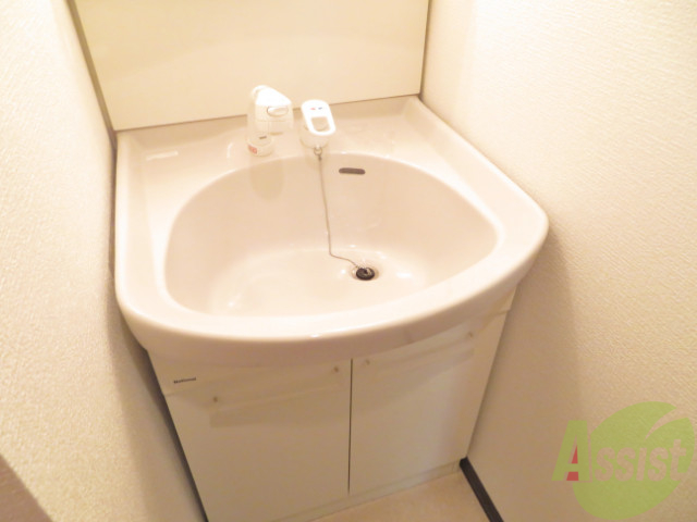 洗面設備　忙しい朝の味方、独立洗面台があるのは嬉しいですね。