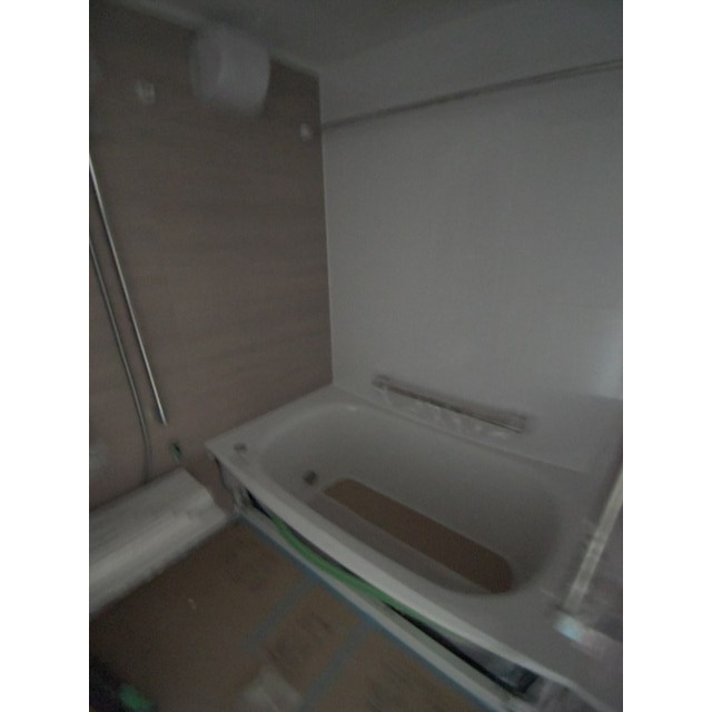 バス・シャワールーム　コンパクトで使いやすいお風呂です