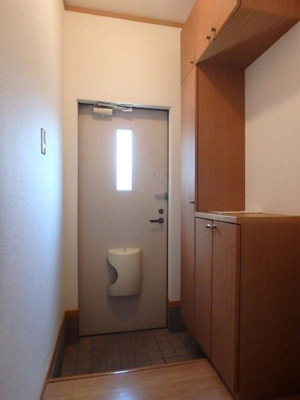 玄関　図面と現状に相違がある場合には現状を優先