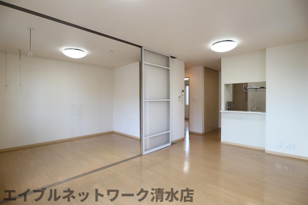 居室・リビング　同物件同タイプ