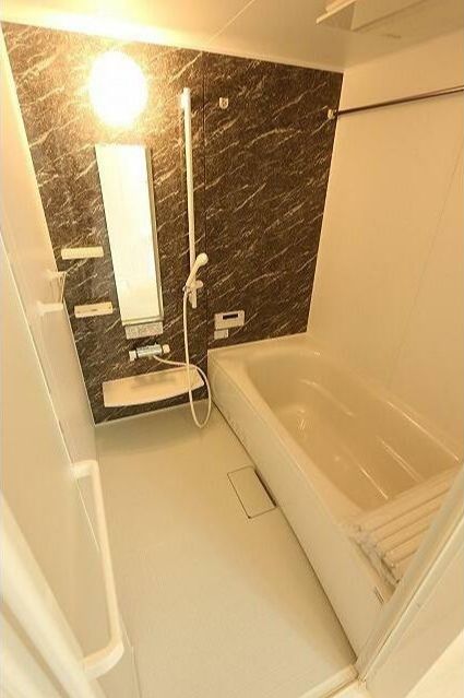 バス・シャワールーム　ゆったり過ごせるお風呂です