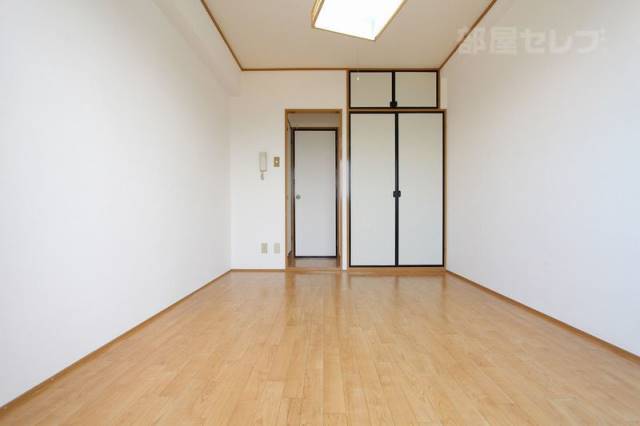 居室・リビング　※別号室の写真です